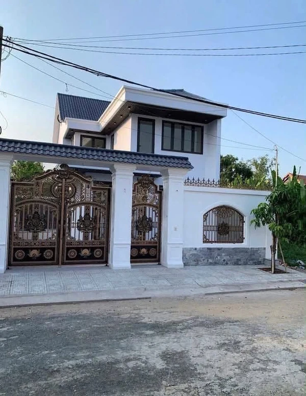 Cho thuê biệt thự 5PN 5WC đường Liên Phường Q9, 200m²