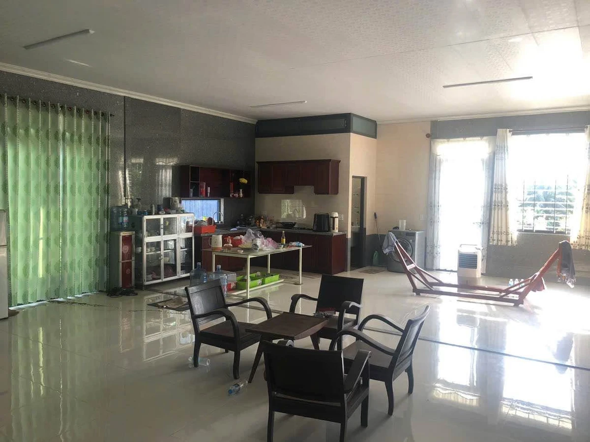 Bán nhà sân vườn 1095m2 mặt tiền đường nhựa Bến Lức Long An - Ảnh thu nhỏ 4