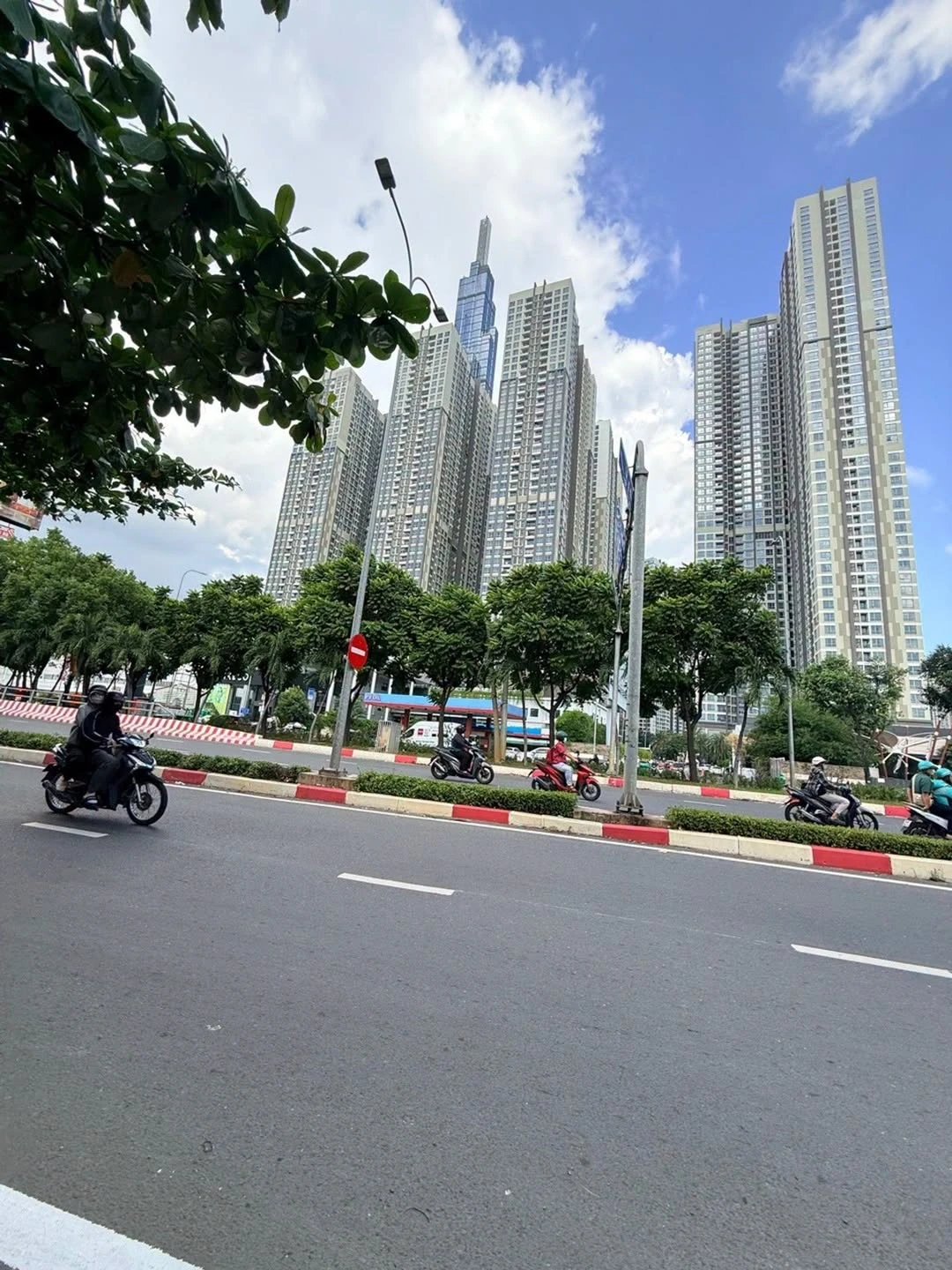 Bán nhà 25m2 x 3 tầng đúc gần Landmark 81, Nguyễn Hữu Cảnh, Bình Thạnh, hơn 3 tỷ - Ảnh 1