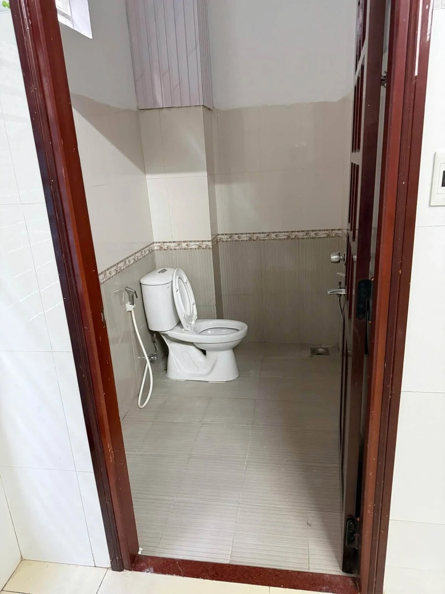 Cho thuê nhà 2 tầng mặt tiền Thanh Hoá 200m2, 15 triệu/tháng - Ảnh thu nhỏ 4