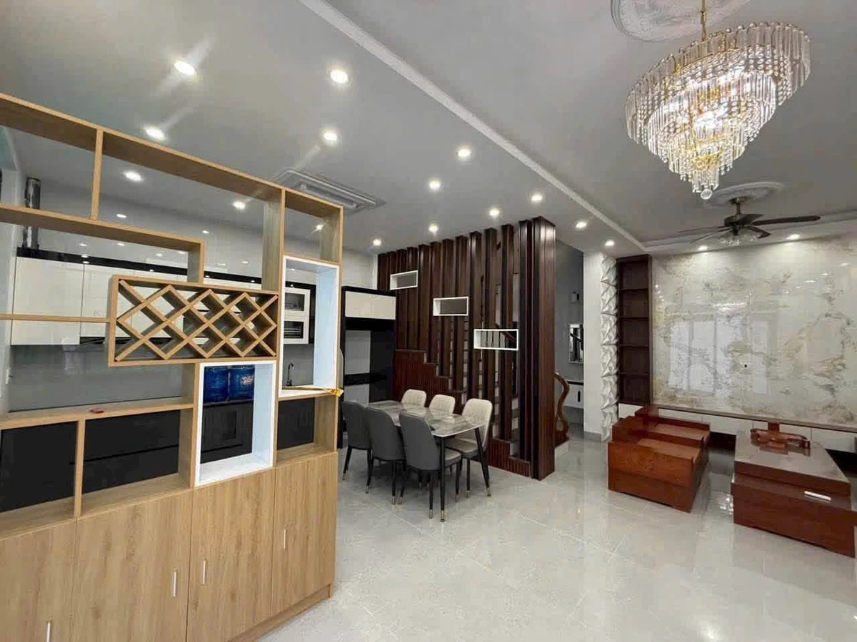 Bán nhà 3 tầng 50m² full nội thất Bích Đào 3 tỷ - Ảnh 1