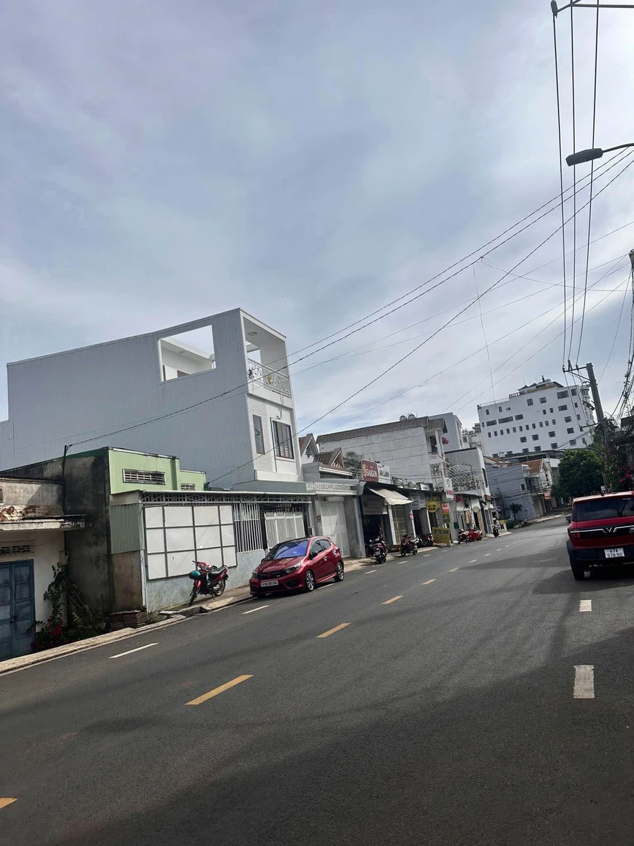 Bán đất 2 mặt tiền Hùng Vương 170m2, Quận 1 - Ảnh 1