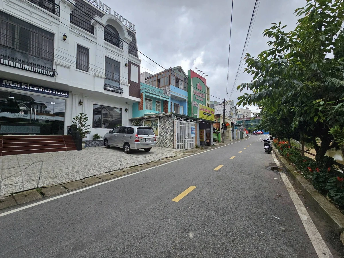 Bán nhà mặt tiền 300m² kinh doanh Đà Lạt, 14 tỷ 2 - Ảnh thu nhỏ 2