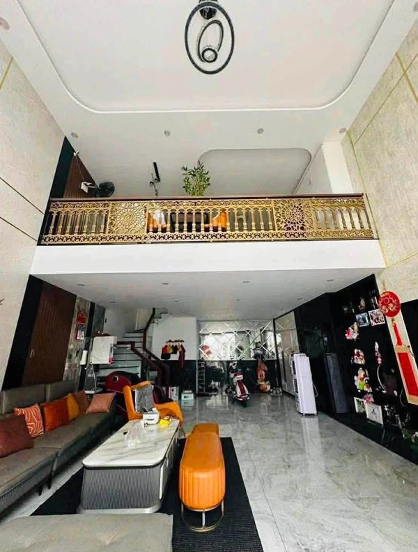 Bán nhà mặt tiền Hoàng Văn Thụ 60m2, 4 phòng ngủ, 8 tỷ
