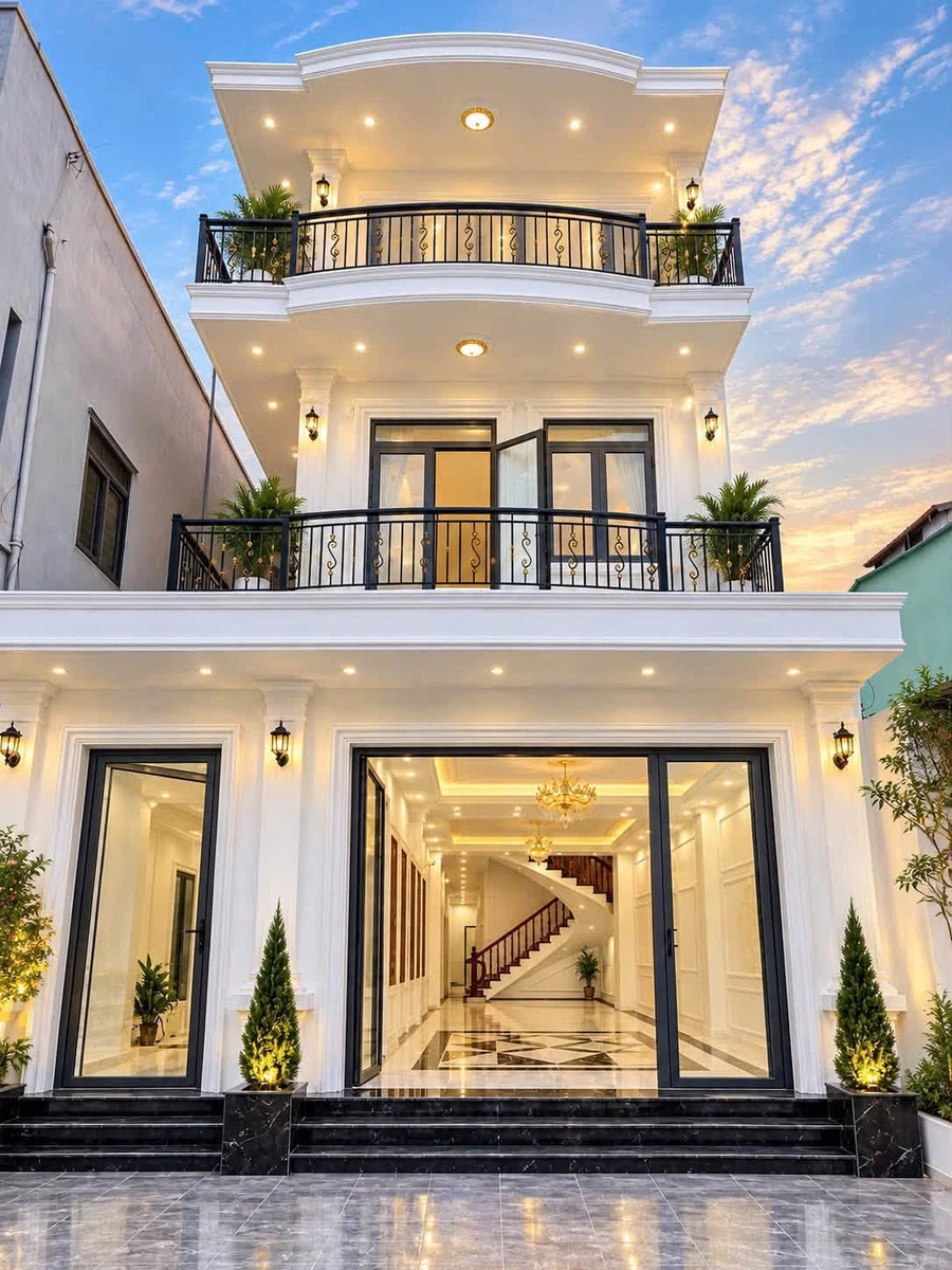 Bán nhà tân cổ điển mặt tiền Thành Thái, Rạch Giá, 165m² - Ảnh 1