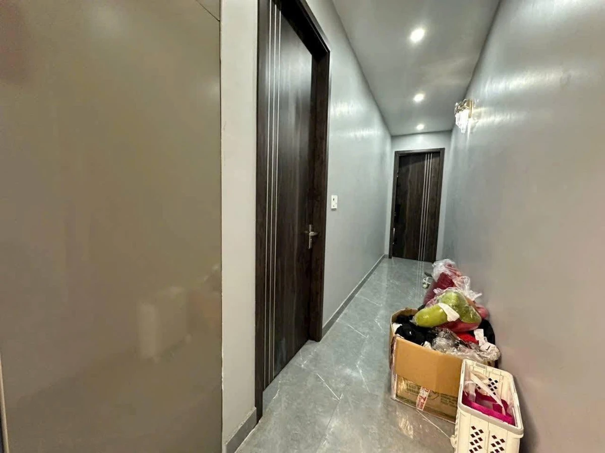 Bán nhà 4 tầng thang máy lô góc 133m² Dư Hàng - Ảnh thu nhỏ 3