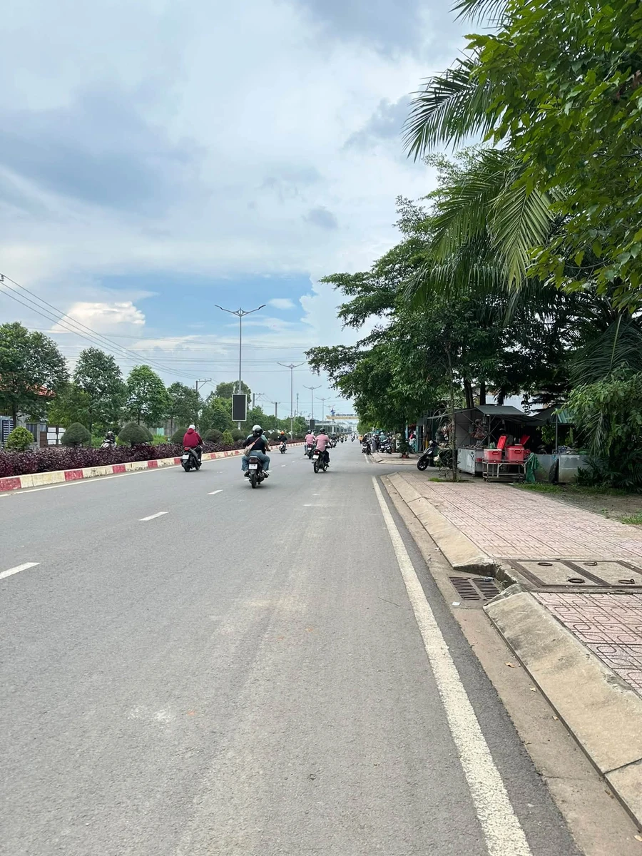Bán nhà mặt tiền Nguyễn Thị Minh Khai, Đồng Nai, 162m², 4.2 tỷ - Ảnh thu nhỏ 5