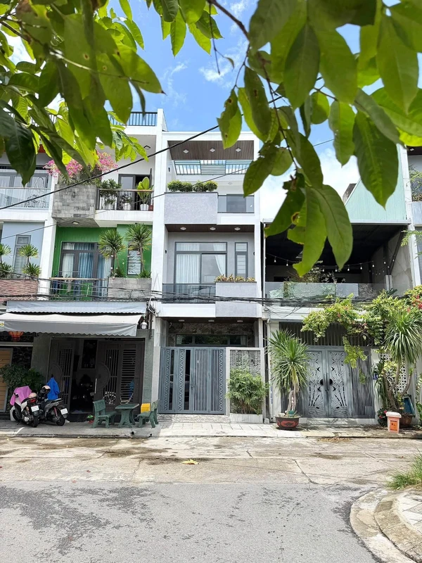 Bán nhà 3 tầng đường Đặng Huy Tá, 68m², 3 phòng ngủ, giá 5 tỷ, gần bến xe Trung Tâm