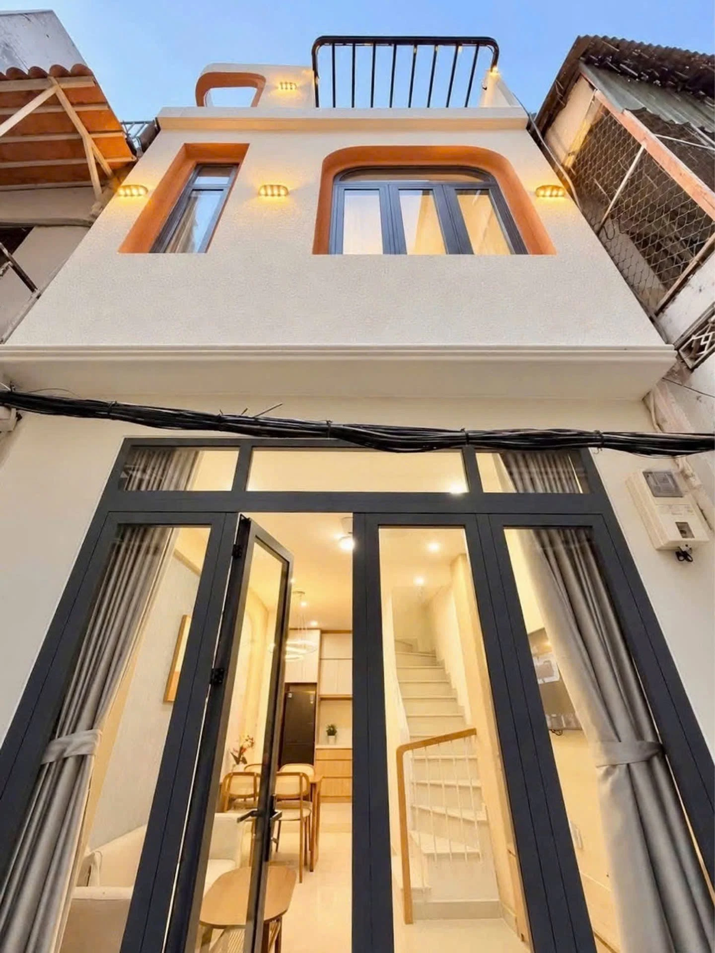 Bán nhà 2 tầng 51m² đường Ngô Tất Tố, Phường 21, Bình Thạnh, view City Garden, giá nhỉnh 4 tỷ - Ảnh 1