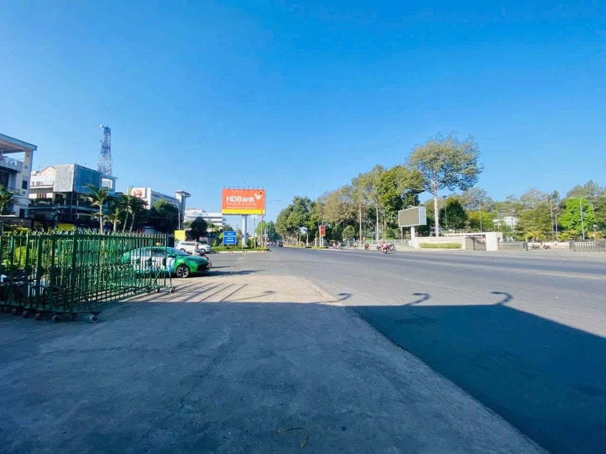 Bán đất Phường Tân Tiến 180m2, giá 3 tỷ 999 triệu - Ảnh 1
