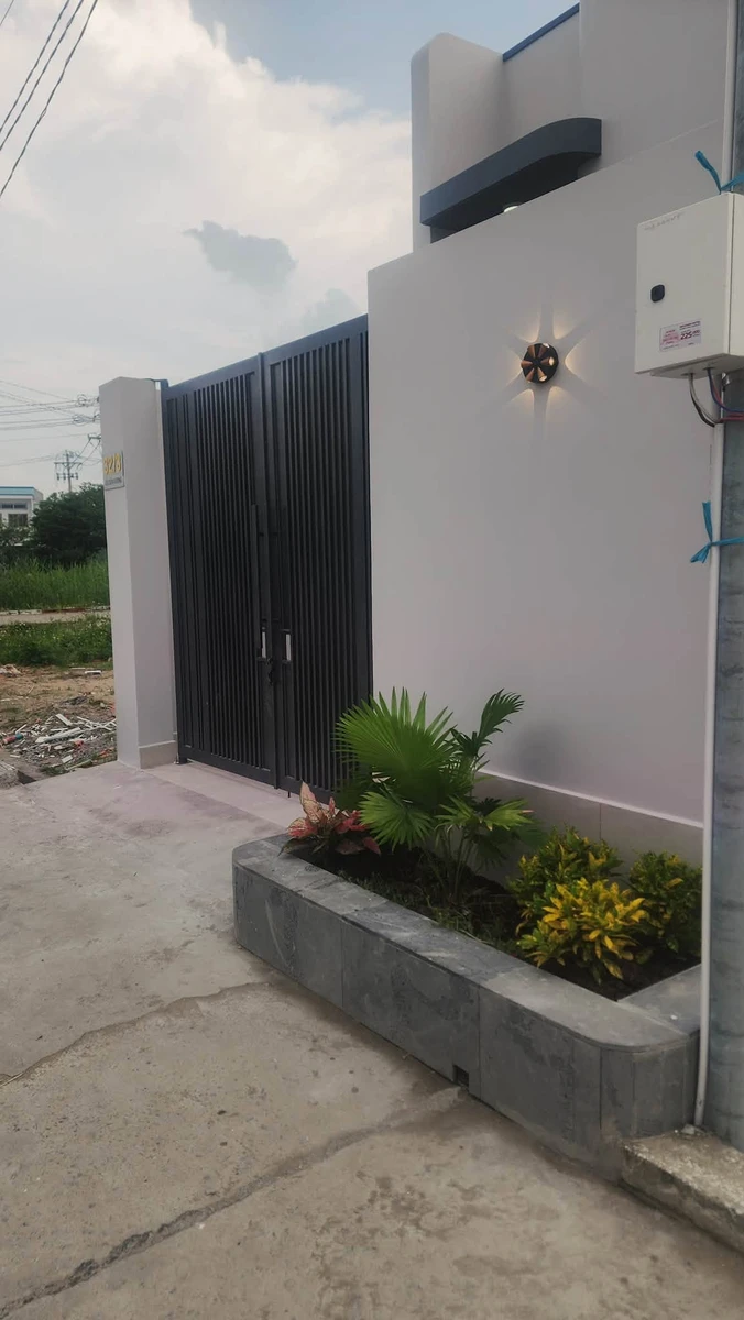 Nhà phố hiện đại 2PN 1WC, 100m², Lộ Liên Hương, 1.95 tỷ - Ảnh thu nhỏ 4