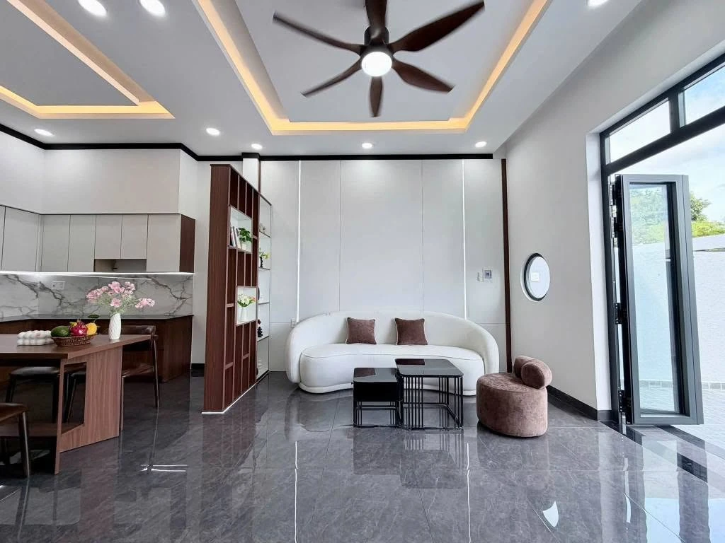 Nhà đẹp nội thất xịn mặt tiền 5x25m Long Khánh 1.45 tỷ - Ảnh thu nhỏ 3