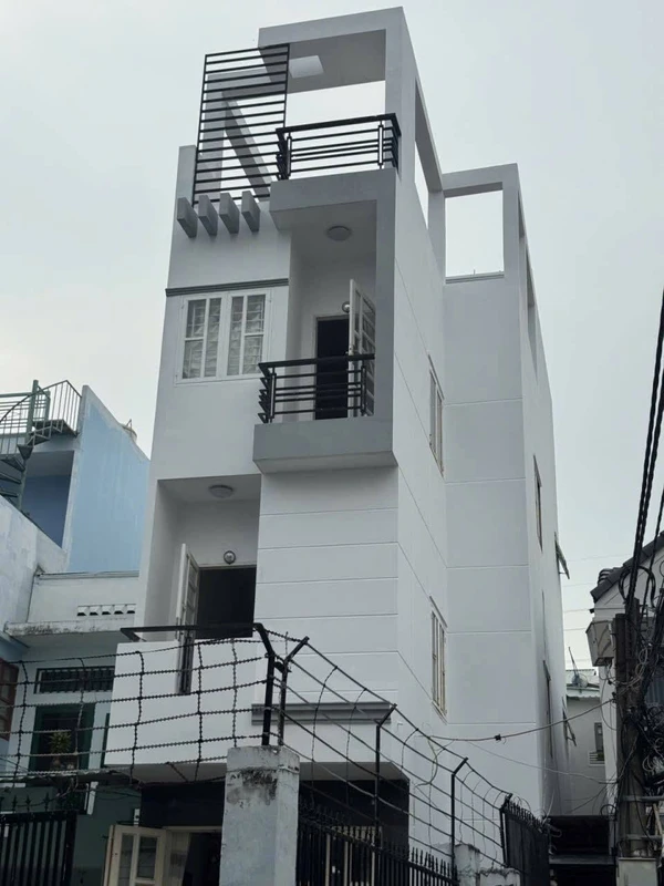 Bán nhà hẻm xe tải Phan Văn Trị, Bình Thạnh 81m2, 4 tầng, 4PN, giá 11 tỷ
