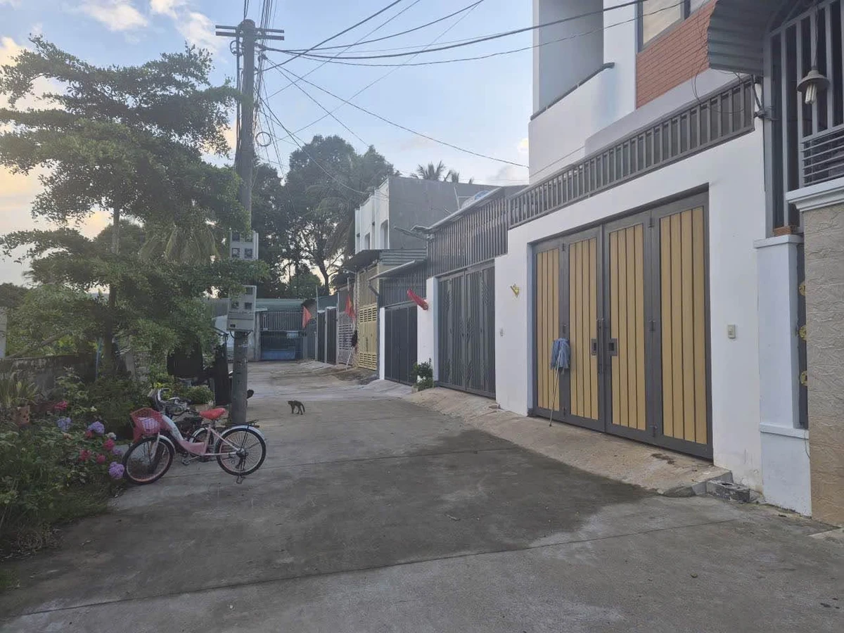 Nhà cấp 4 bán 2 tỷ 980 triệu, 96,6m², 2 PN, Quận 5 - Ảnh 1