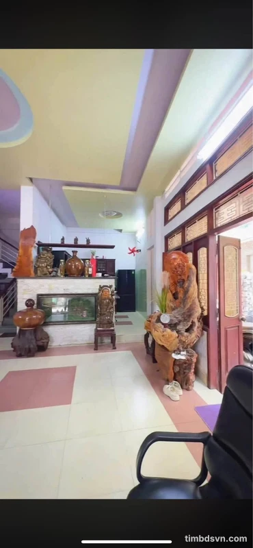 Bán nhà 3 tầng, 220m², 3 PN, 2 mặt tiền Quy Nhơn