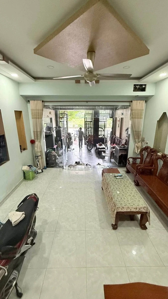Nhà mặt tiền 100m² 3 tầng giá 7 tỷ 500 triệu - Ảnh thu nhỏ 3
