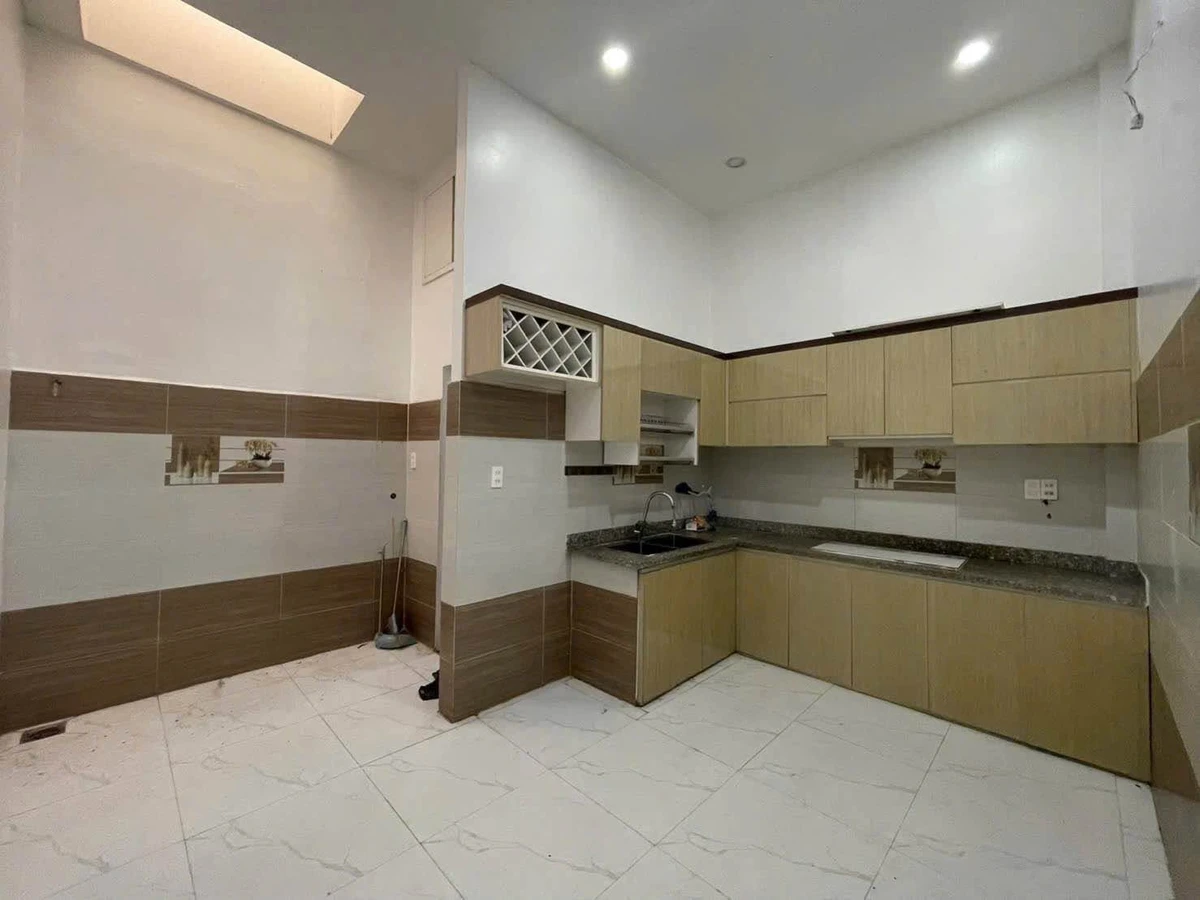 Bán nhà cấp 4 SHR 1 Lê Thị Hà, 4.5x15m, 3 tỷ 1 - Ảnh thu nhỏ 4