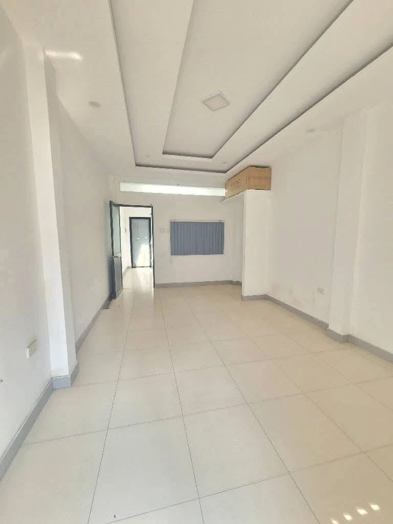 Bán nhà mặt tiền 70m² 4 phòng ngủ gần Chợ Bà Chiểu, Quận 1 - Ảnh thu nhỏ 2