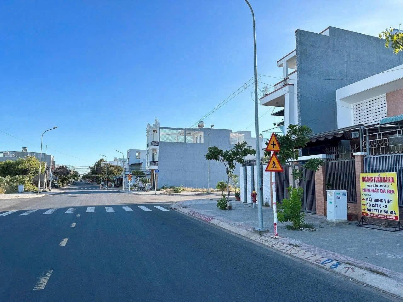 Bán đất mặt tiền Nguyễn Văn Hương, Bà Rịa 108m2, 3 tỷ 4