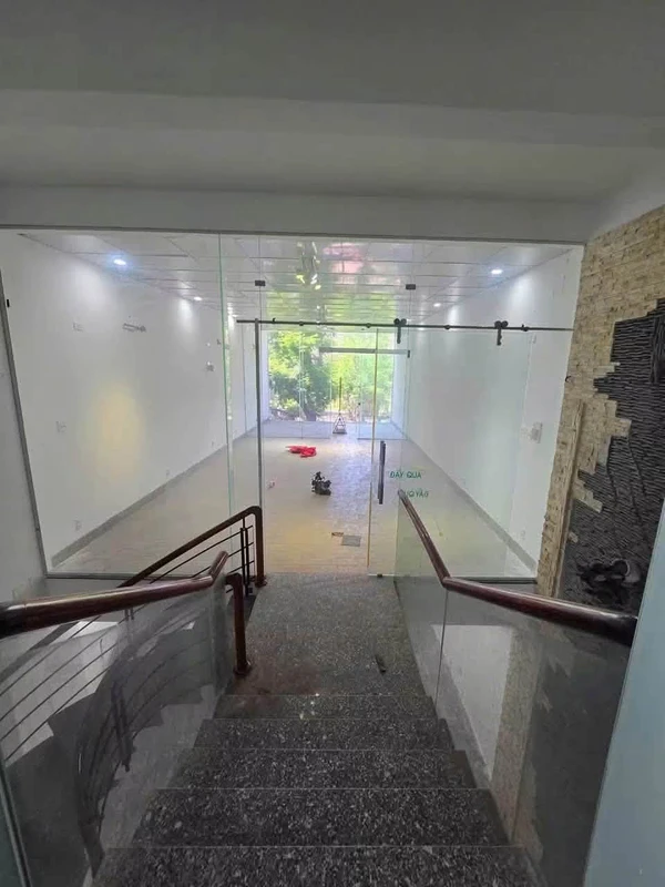 Cho thuê nhà mặt tiền Lý Thái Tổ Quy Nhơn 100m2