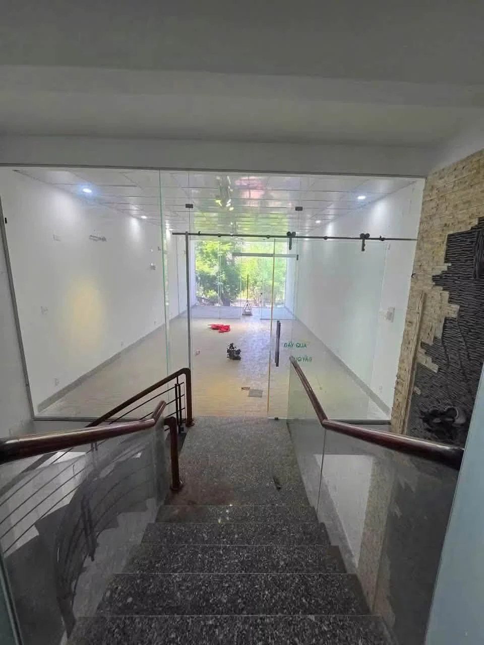 Cho thuê nhà mặt tiền Lý Thái Tổ Quy Nhơn 100m2 - Ảnh 1