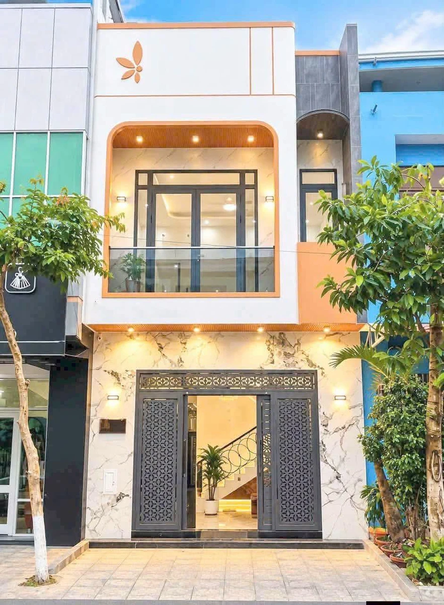 Bán nhà mặt tiền Phạm Hùng, Rạch Giá 100m² 3PN, 4.99 tỷ - Ảnh 1