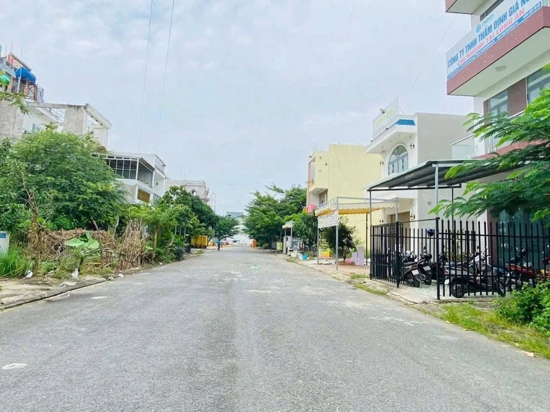 Bán đất thổ cư 100m² Bến Lức Long An giá 2 tỷ 880