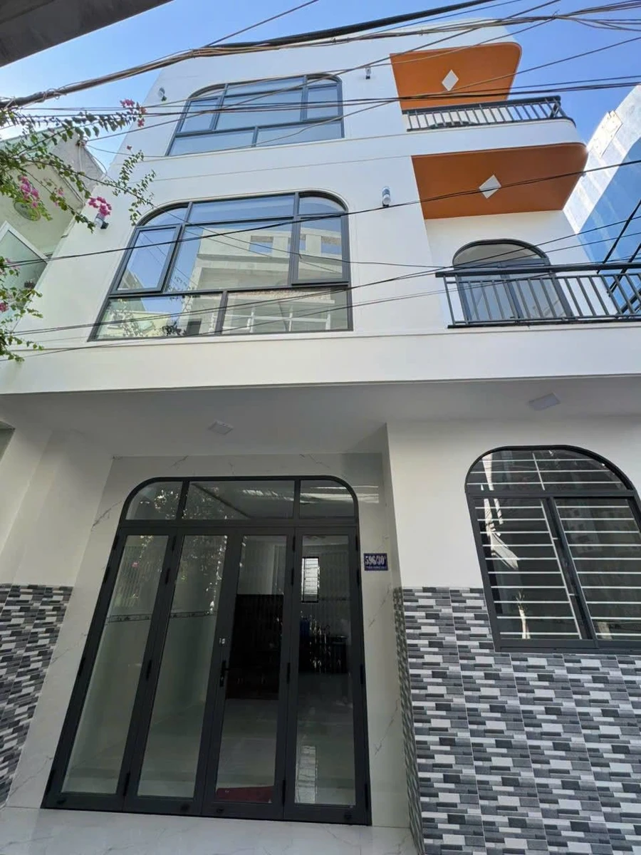 Bán nhà hẻm 3 tầng 58m2, 3 phòng ngủ, đường Trần Hưng Đạo, Quy Nhơn - Ảnh 1