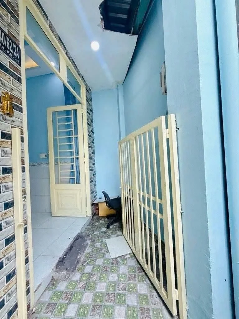 Bán nhà Quận 4, Khánh Hội, 43m², 2 phòng, 2 WC, 2 tỷ 350 - Ảnh 1