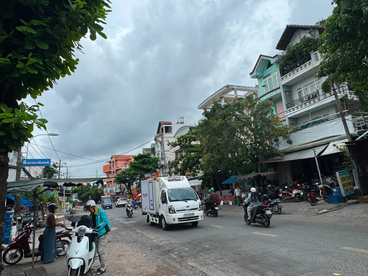 Bán nhà mặt tiền Lã Xuân Oai 225m2, giá 150 triệu/m2, gần Lê Văn Việt - Ảnh thu nhỏ 4