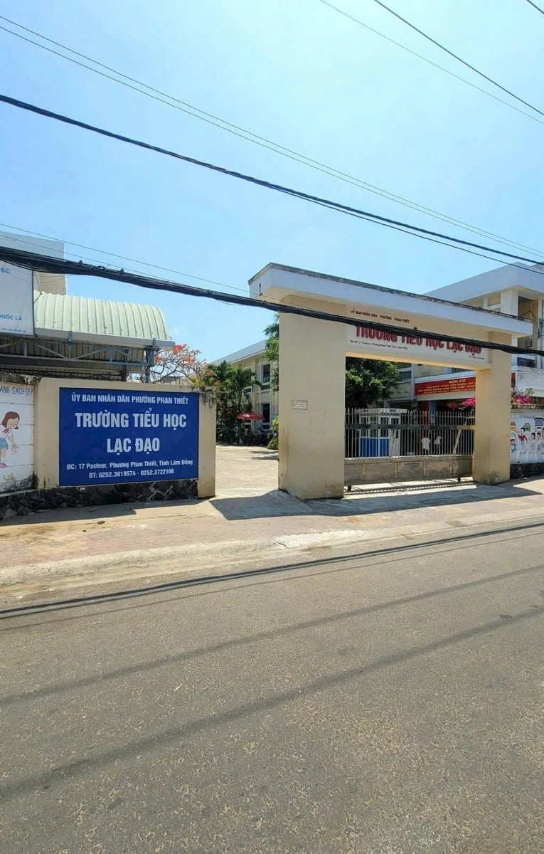 Bán nhà cũ hẻm bê tông 82,6m2 thổ cư nở hậu gần đường Pasteur, Phường Lạc Đạo, Phan Thiết - Ảnh thu nhỏ 4
