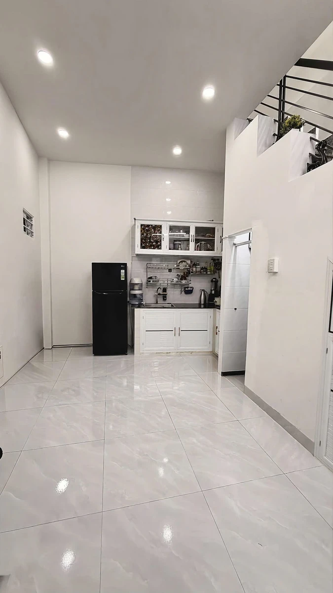 Bán nhà 2 tầng 24m2 hẻm xe máy đường Song Hào, Phước Hải, Nha Trang giá 2,1 tỷ - Ảnh thu nhỏ 5