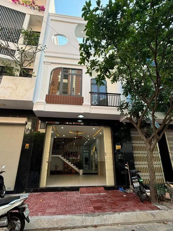 Bán nhà mặt tiền 80m² 4PN full nội thất Quy Nhơn 6 tỷ - Ảnh 1