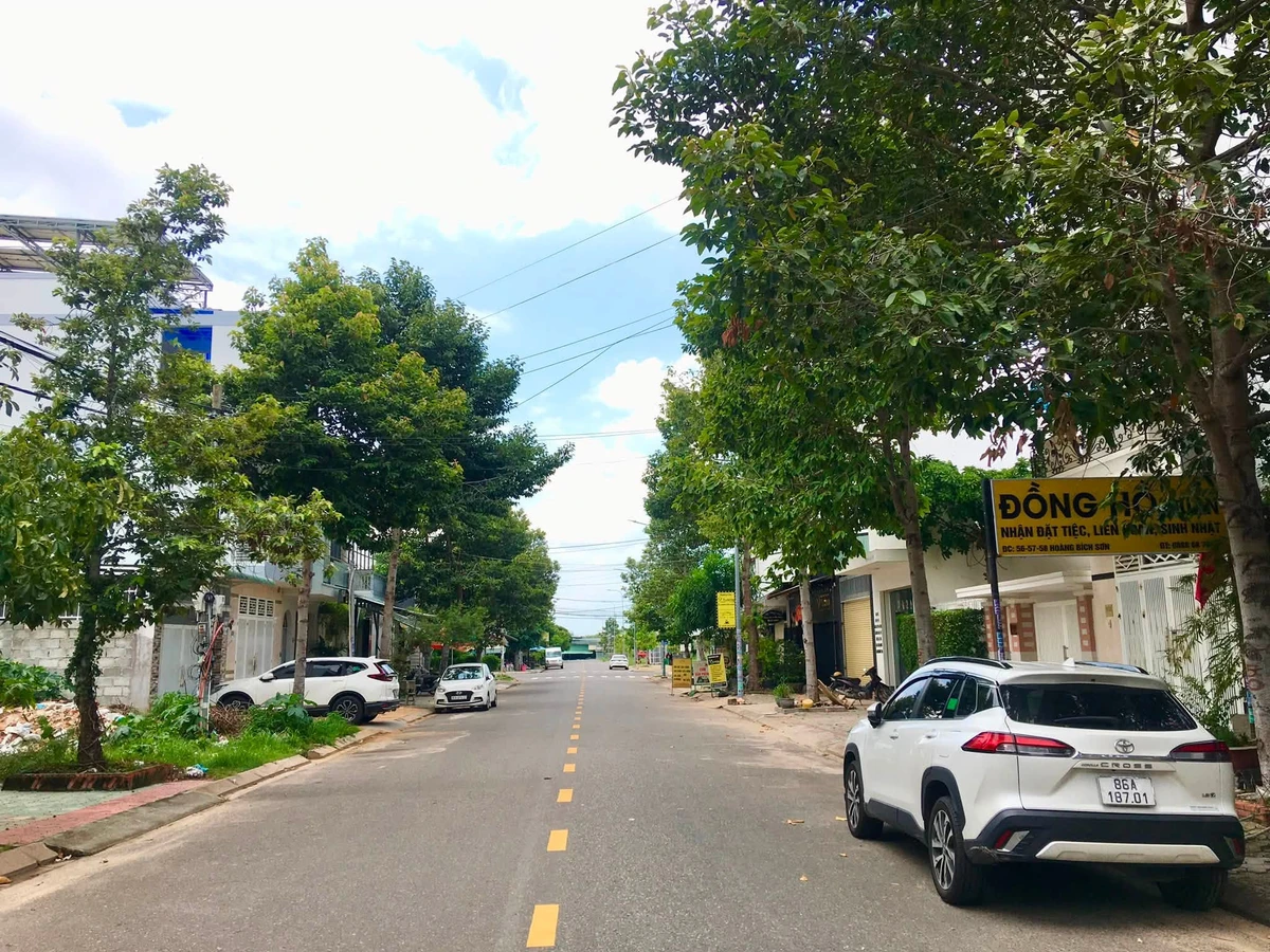Bán đất mặt tiền Hoàng Bích Sơn Phan Thiết 100m2, 4 tỷ 150 - Ảnh thu nhỏ 3