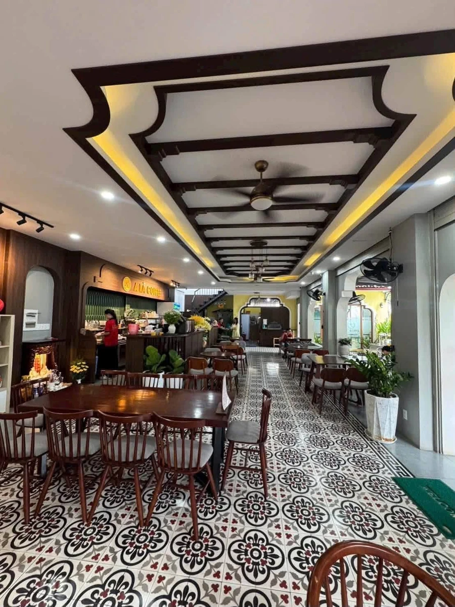 Bán quán café góc 2 mặt tiền 11x30m, Quận 1 - Ảnh thu nhỏ 4