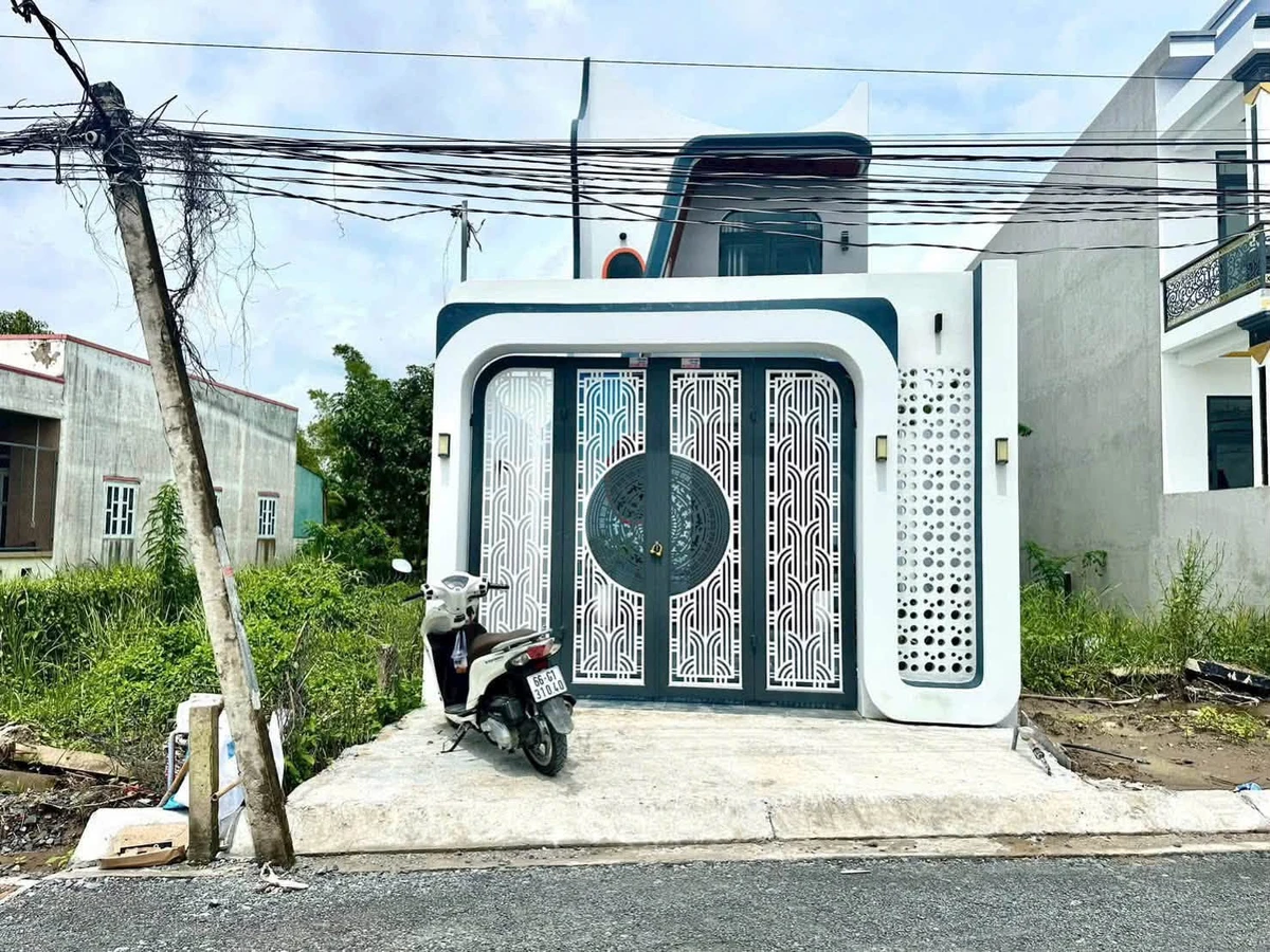 Bán nhà mặt tiền Lộc Hậu Nhựa 98m² 3 phòng ngủ Mỹ Lộc - Ảnh thu nhỏ 2