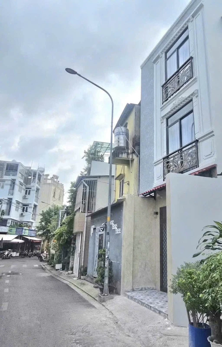 Bán nhà mặt tiền 3 tầng 8,65 tỷ Diên Hồng, Bình Thạnh - Ảnh 1