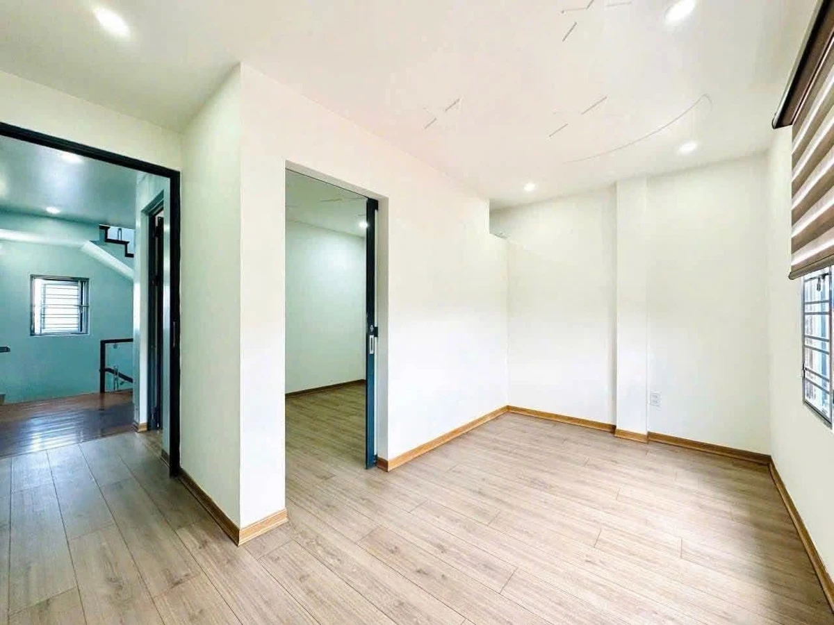 Bán nhà mặt đường Nguyễn Công Hoan 35m2 giá 4 tỷ 250tr - Ảnh thu nhỏ 2