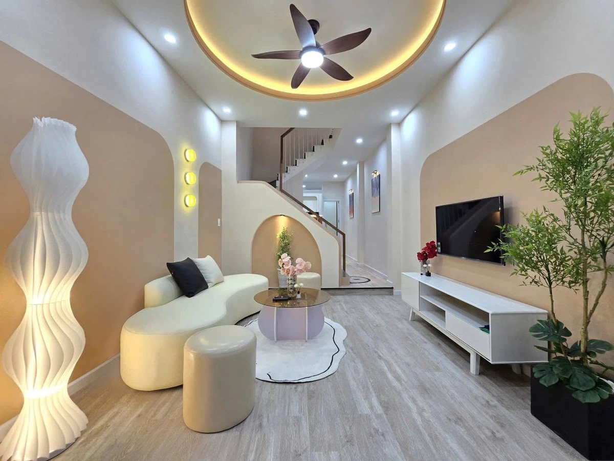 Bán nhà 2 tầng 44m² 3 phòng ngủ Lê Duẩn, Quận 1 - Ảnh 1