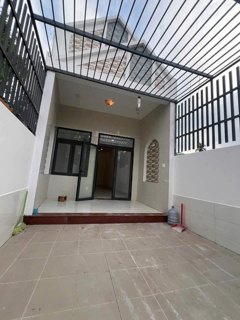 Bán nhà cấp 4 Phú Thuỷ 108m2 2 tỷ 150 triệu - Ảnh 1