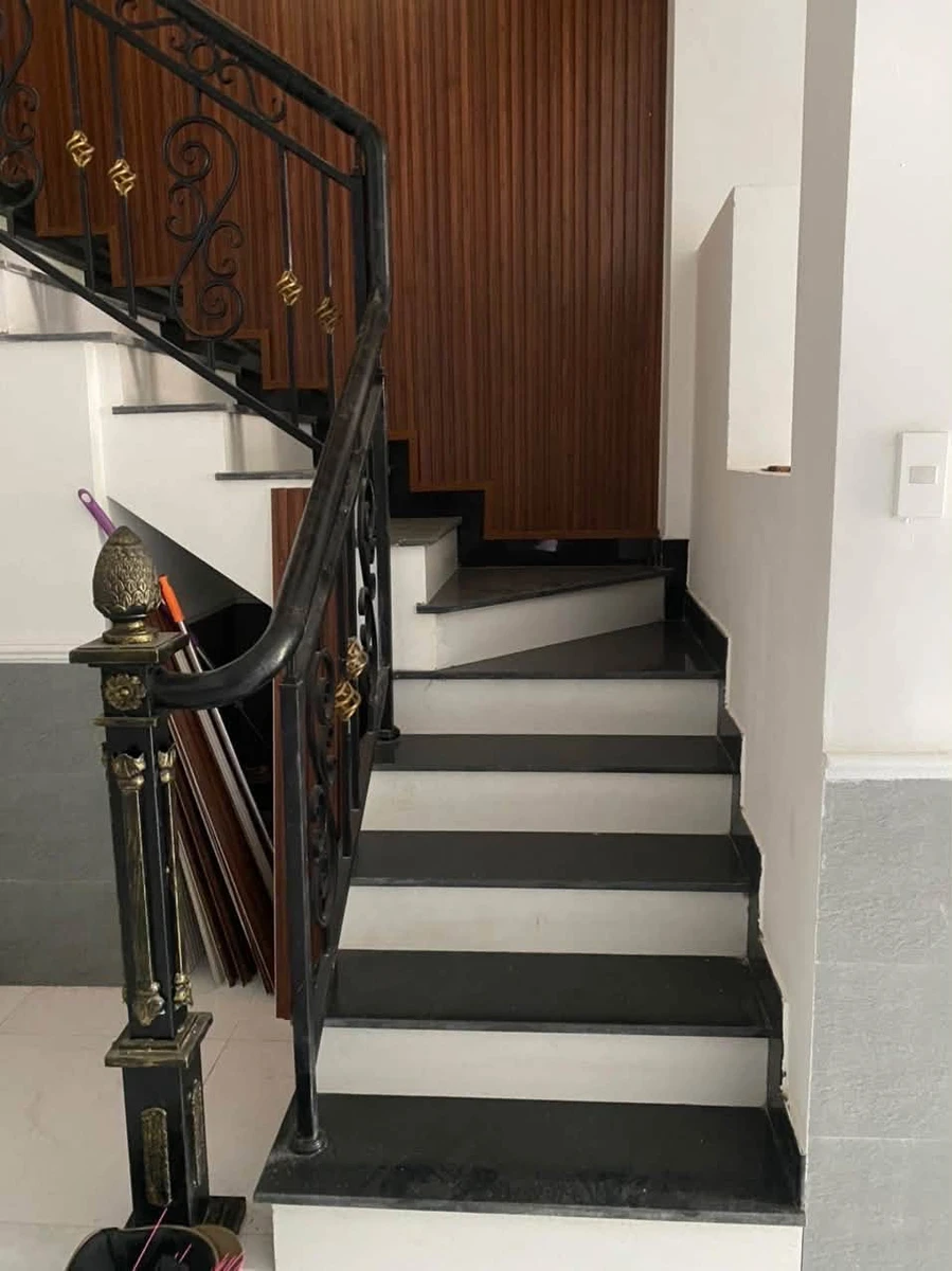 Bán nhà 3,5 tầng mặt tiền Nguyễn Chí Thanh, Huế, 52,6m2 - Ảnh thu nhỏ 4