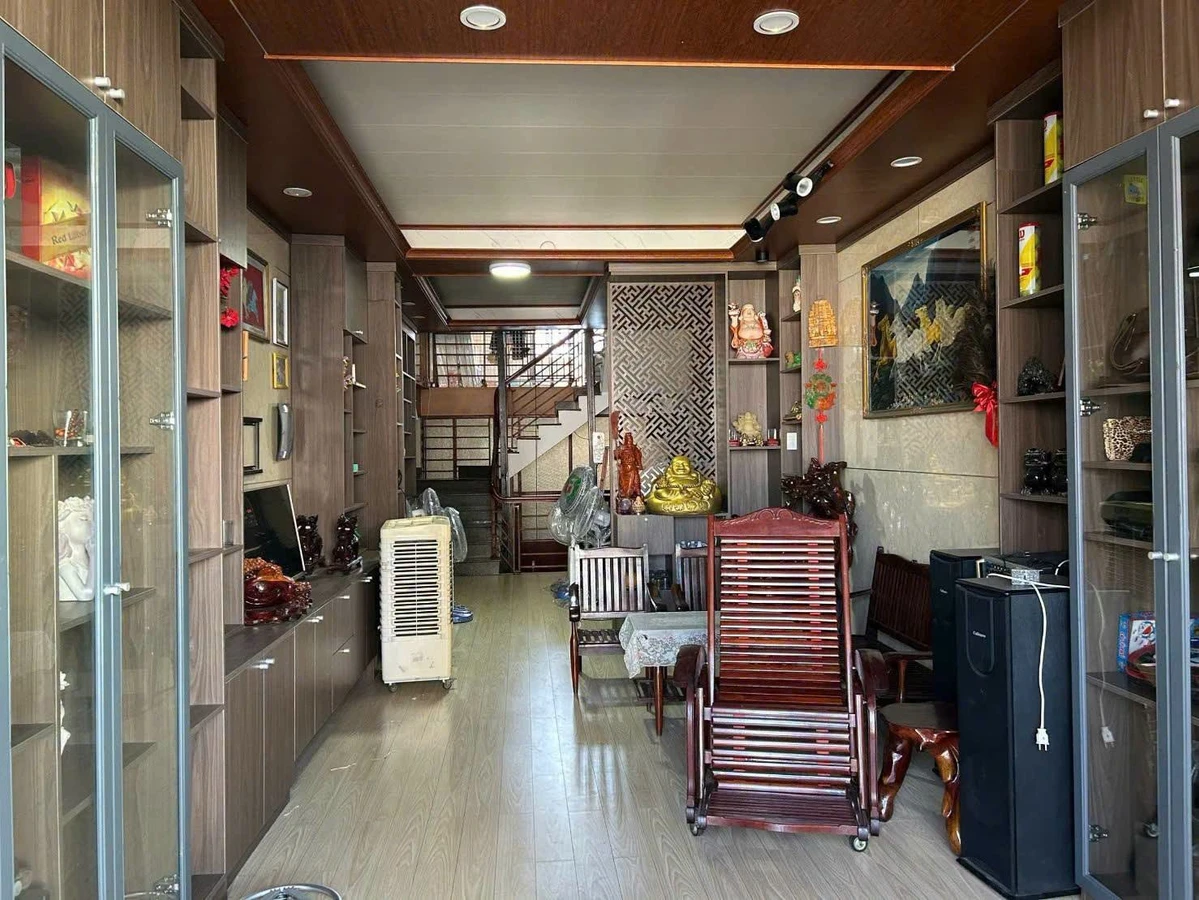 Nhà 1 trệt 4 lầu mặt tiền Nguyễn Huệ, Phan Thiết, 68m² - Ảnh thu nhỏ 2