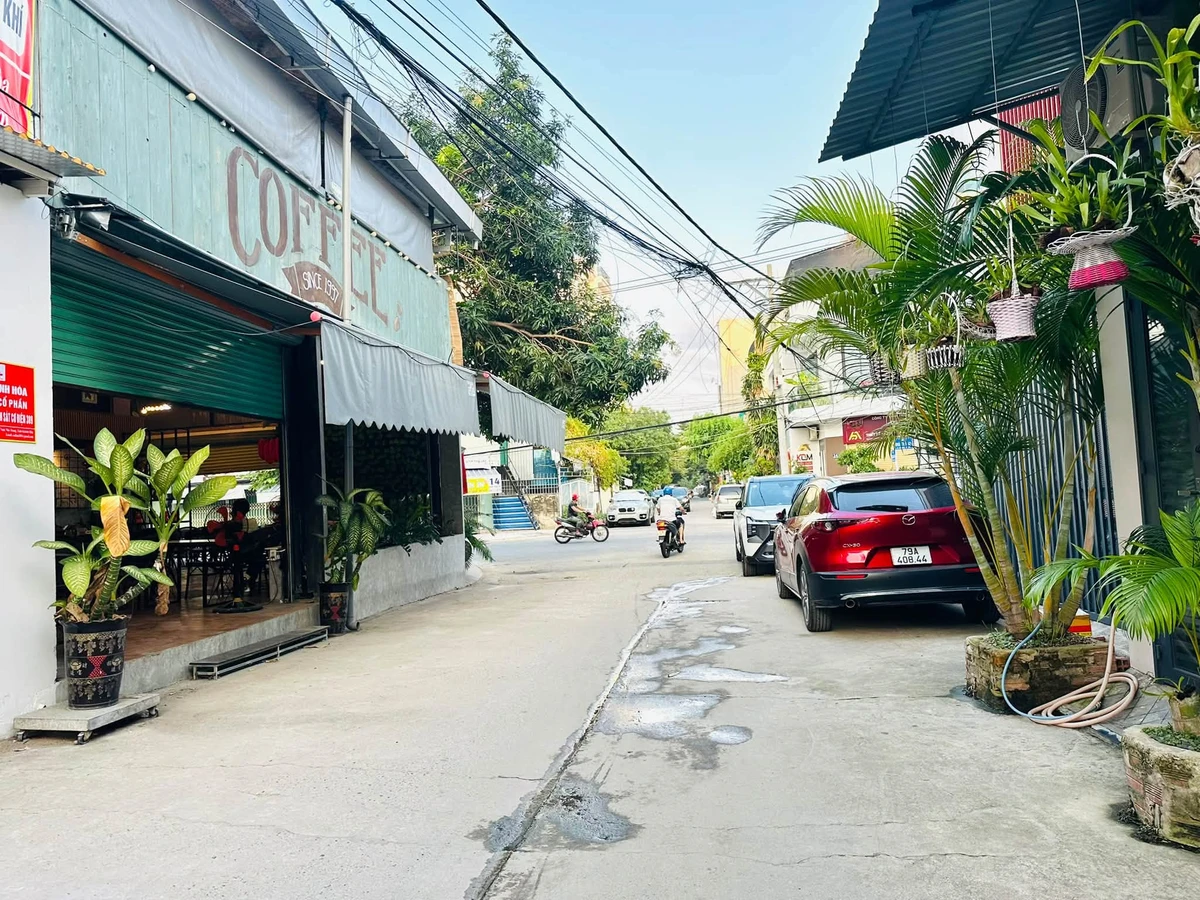 Bán nhà 3 tầng mặt tiền Lương Thế Vinh Nha Trang 65.8m2 7 tỷ - Ảnh thu nhỏ 4