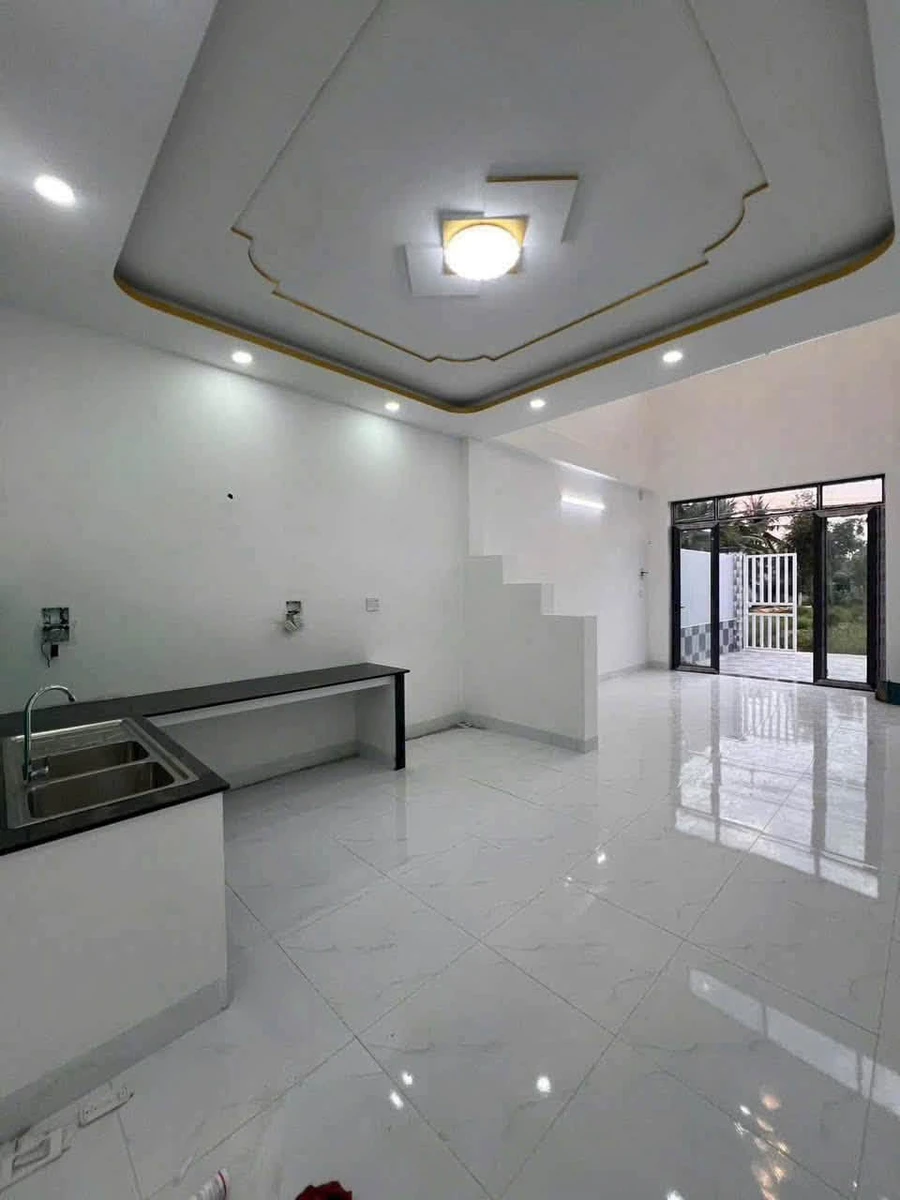 Bán nhà mới 1 trệt 1 lửng 5x20m, 3 phòng ngủ, giá 1,999 tỷ tại An Thạnh, Bến Lức - Ảnh thu nhỏ 2