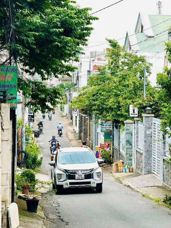 Bán nhà 1 trệt 1 lầu 81m2 3 phòng ngủ Nguyễn Ái Quốc 3,68 tỷ