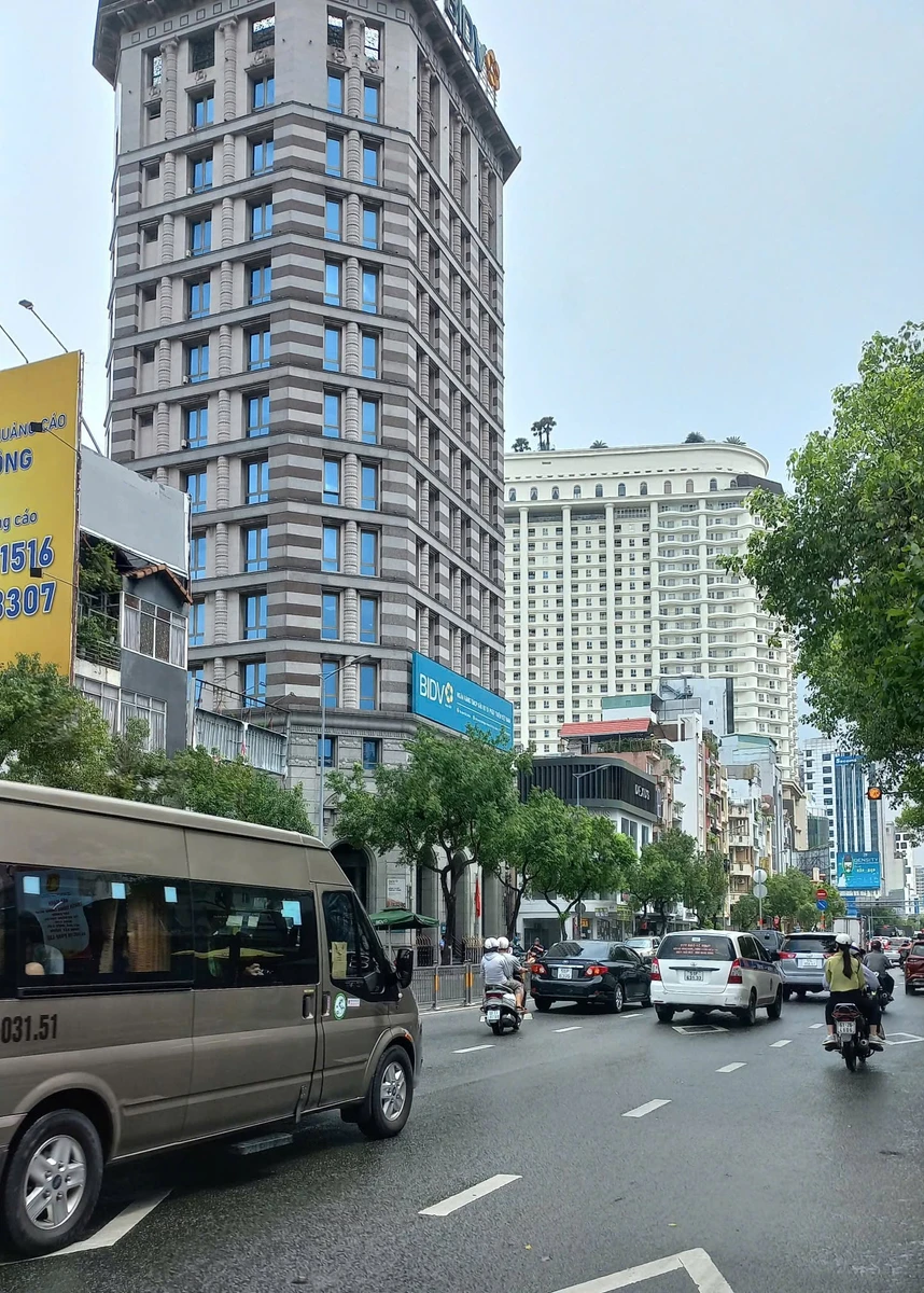 Bán nhà phố 3 tầng 60m² Quận 7 giá 5.85 tỷ - Ảnh 1