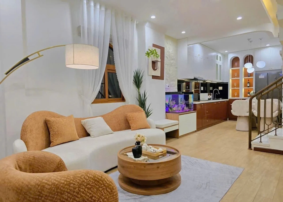Bán nhà 4 tầng 120m2 đường Sư Vạn Hạnh, Quận 10, 3PN 3WC, tặng nội thất - Ảnh thu nhỏ 2