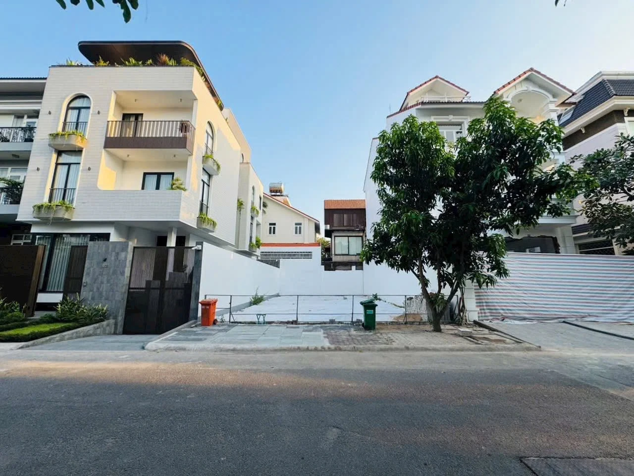 Bán đất biệt thự 300m2 Nguyễn Văn Hưởng Thảo Điền - Ảnh 1