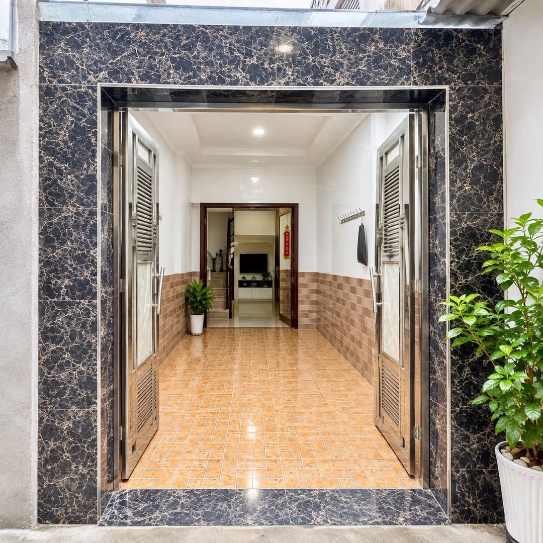 Bán nhà Quận 1 50m2 2 tầng 2 tỷ gần Hồ Sen - Ảnh 1