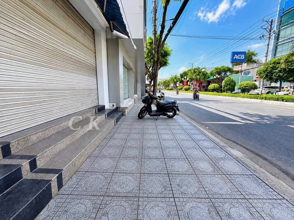 Cho thuê mặt bằng kinh doanh 6x28m đường Nguyễn Trung Trực, Rạch Giá, An Giang - Ảnh thu nhỏ 2